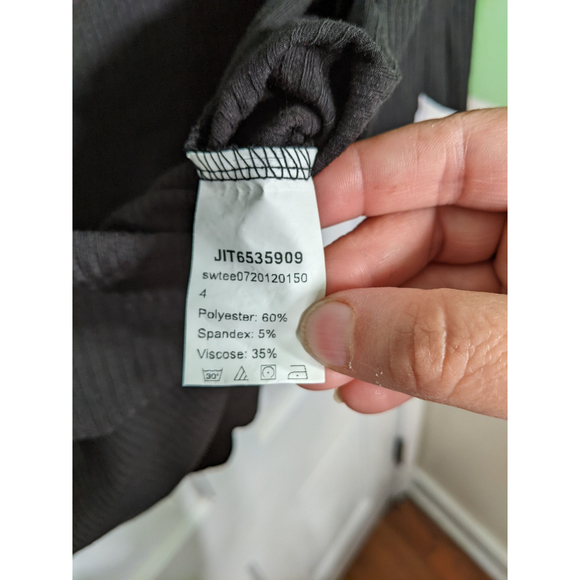 Black Ribbed Crop Top Size XS - Picture 4 of 4